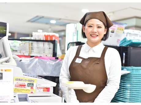 レジ業務　スタッフ画像